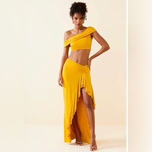 NEW Asymmetric Ruffled Low-Rise Maxi Skirt in Golden Yellow